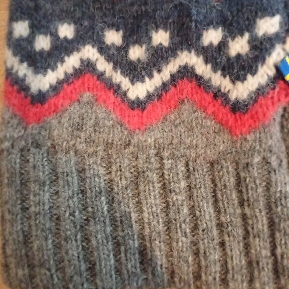 Fjällräven Wool-Blend Nordic Knit Beanie – Blue/Red/Grey - Picture 5 of 5